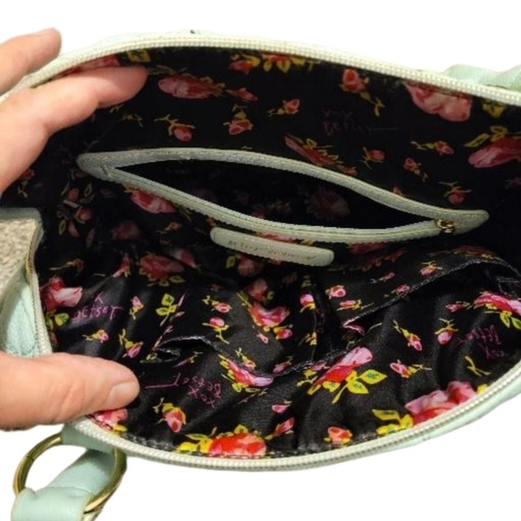 Betsey Johnson Mint Green Quilted Handbag with Gold Bow Clutches & Wristlets - Picture 5 of 15